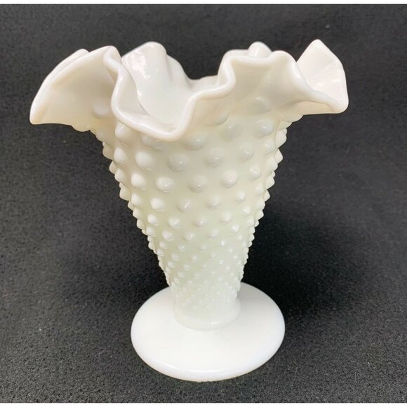 FENTON MILK GLASS HOBNAIL DOUBLE CRIMPED VASE ~ Ruffled Edge ~ Pre-1970 - Picture 2 of 7